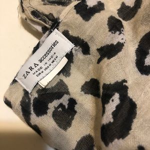 ZARA Animal Geometric Print Scarf 🧣🖤